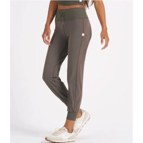 Vuori Daily Jogger in Oregano Olive Green Size Small - Picture 1 of 6